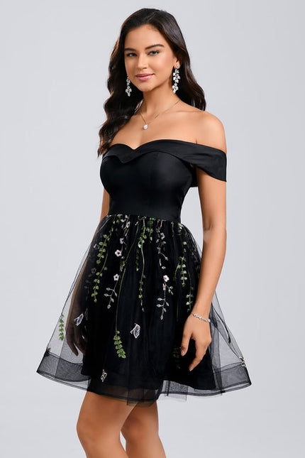 Robe De Bal Brodée Noire Courte - gallery 6