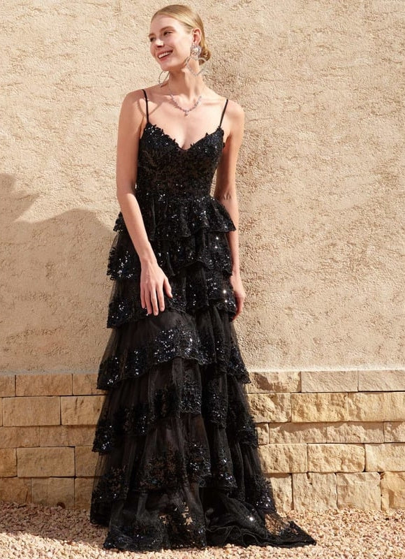 Robe De Bal Noire À Volants