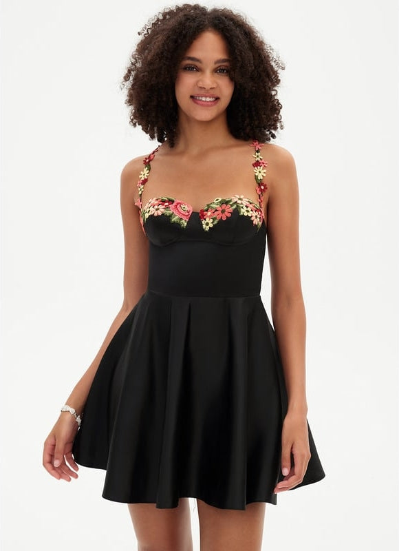 Robe De Bal Satin Noir Brodée - gallery 4