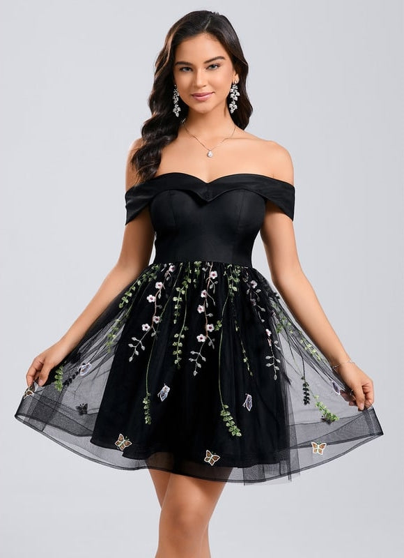 Robe De Bal Brodée Noire Courte - gallery 1
